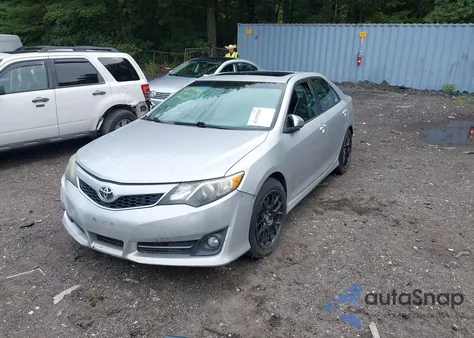 2012 Toyota Camry Se V6 z USA, uszkodzony, nr VIN 4T1BK1FK4CU005924